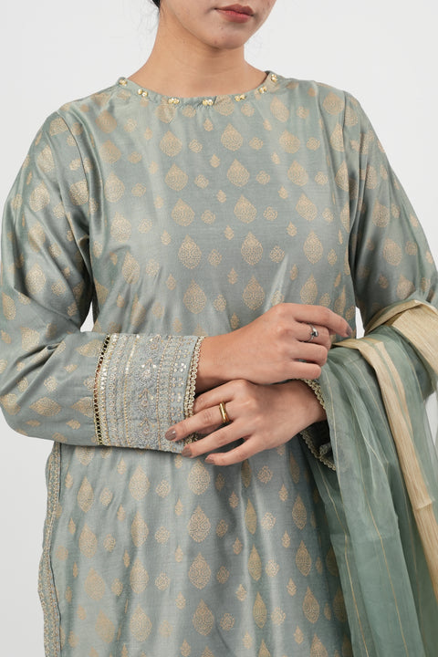 Women's Signature Embroidered 3Pc Suit