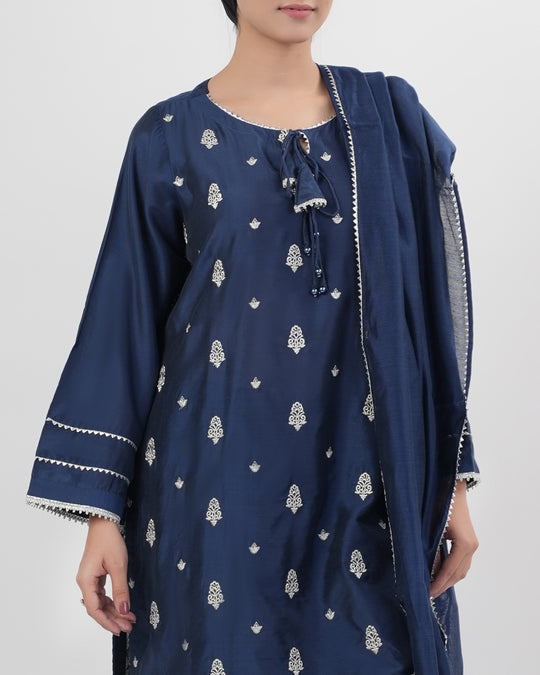 Women’s Ethnic Embroidered 3 Pcs Suit