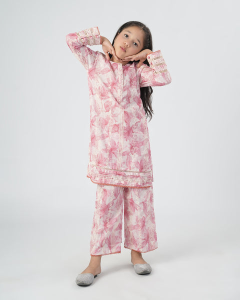 Girls Emboridered Shalwar Kameez