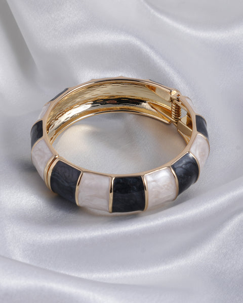 Women’s Metal Kara