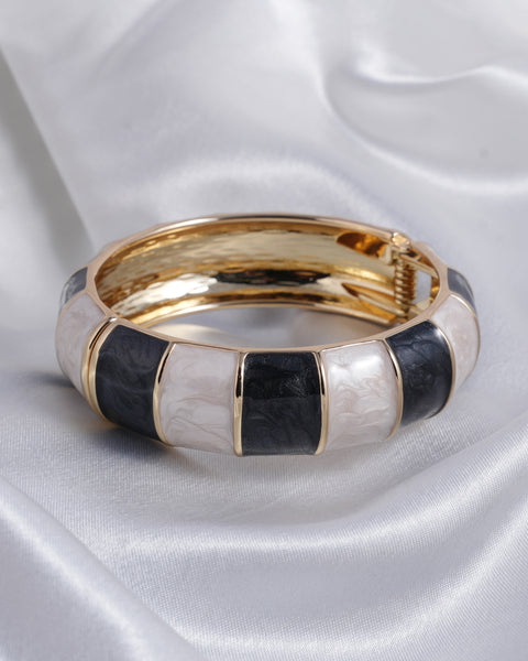 Women’s Metal Kara