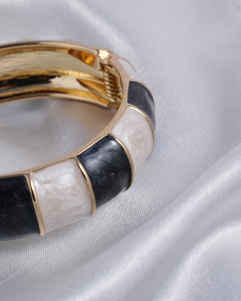 Women’s Metal Kara