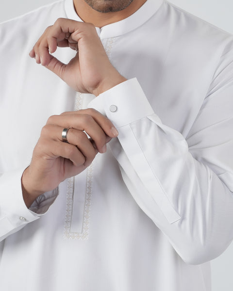 Men's Embroidered Blended Kurta Pajama